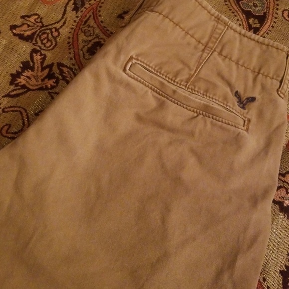 A.E.O Prep Burmudas - Picture 3 of 3